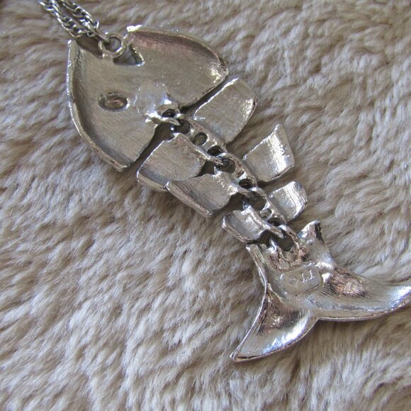 Vintage Jonette Jewelry skeletal fish necklace - Picture 6 of 7